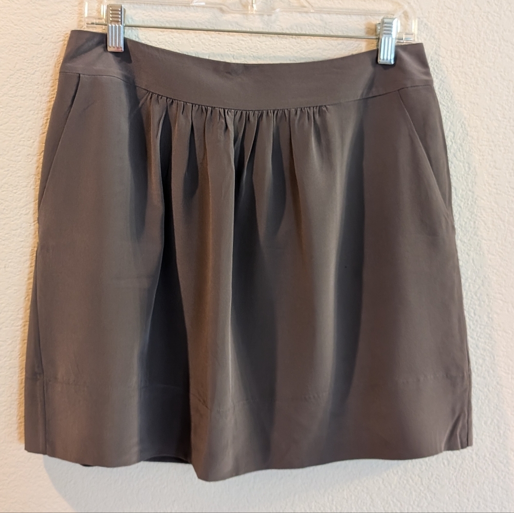 Kenneth Cole Gray/Silver Silk Mini Skirt | Size M | Lined w/ Pockets | 17”